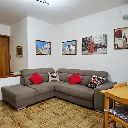 Sunset To Sunrise Apartment